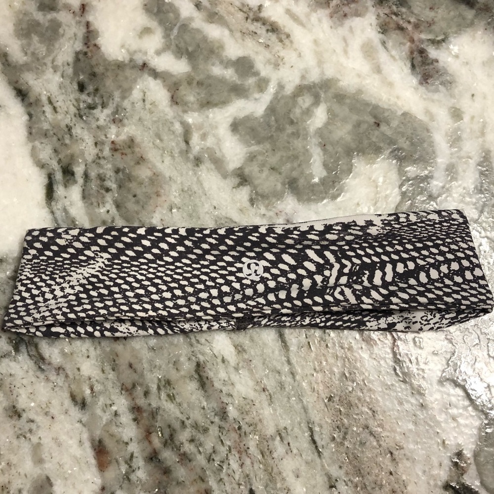 Lululemon Fly Away Tamer Headband Snake Print